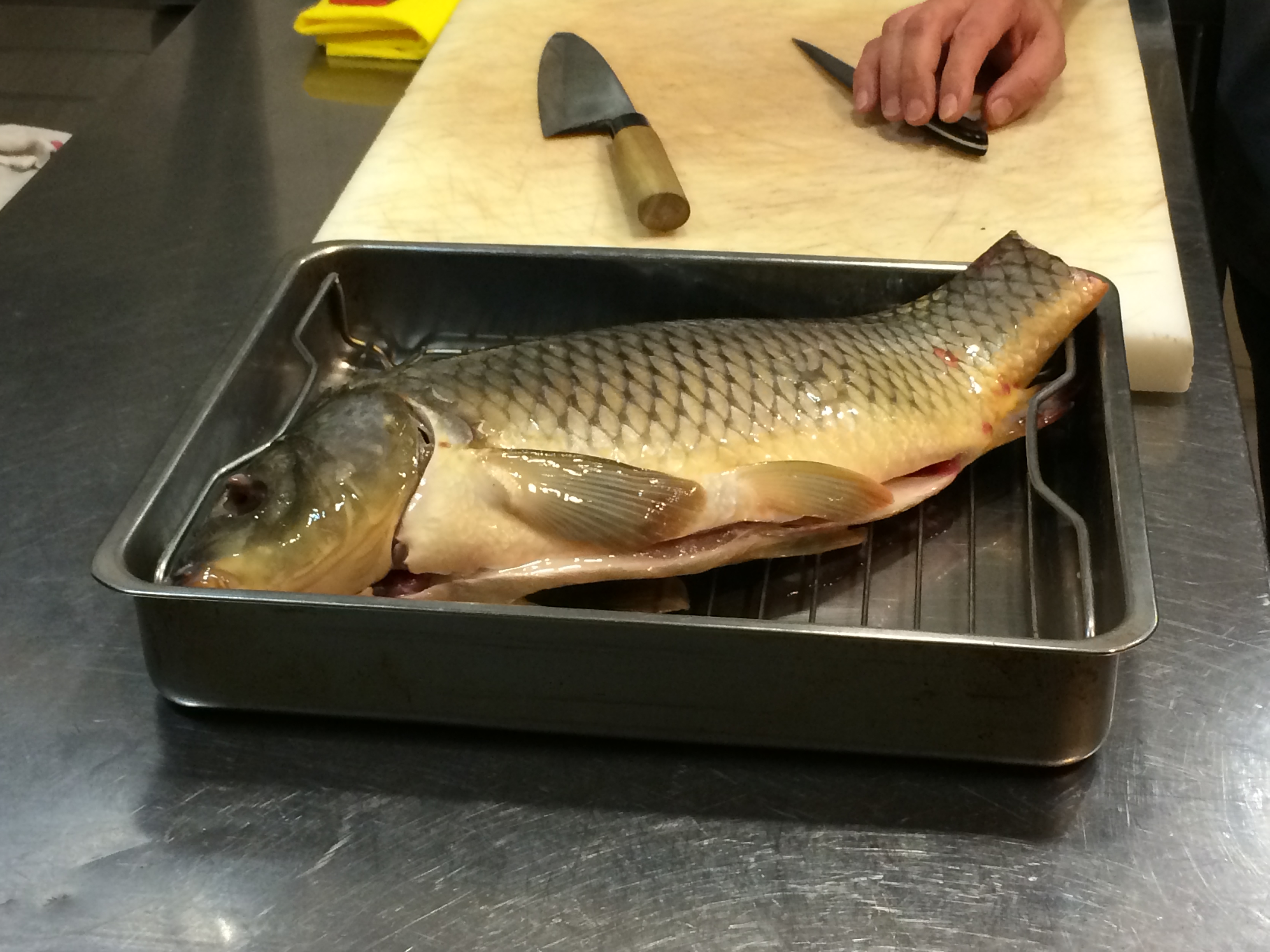 Illustration for article titled Könyvben pakol ki a híres magyar séf elhanyagolt felesége