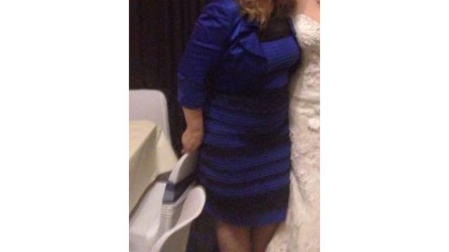 Illustration for article titled Ez a nyomorult ruha éjjel felrobbantotta az internetet