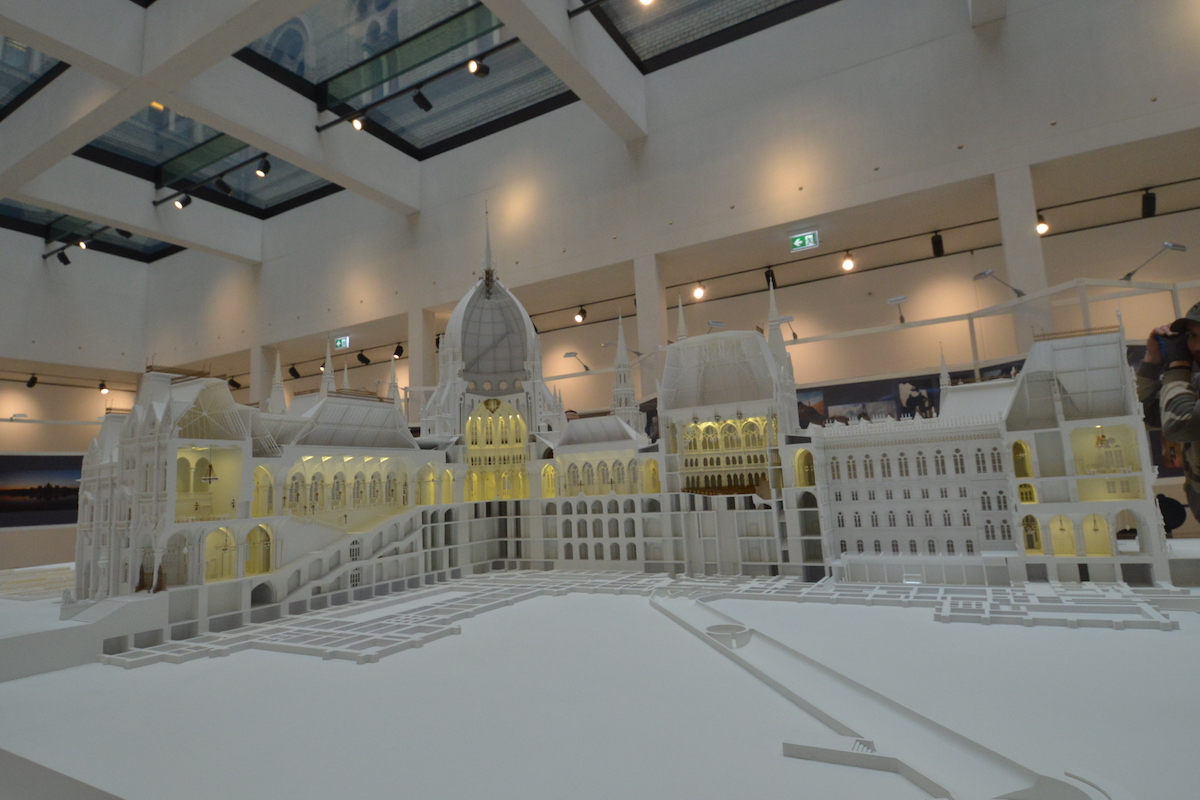 Vasánaptól mehettek megnézni a parlamenti csodamakettet