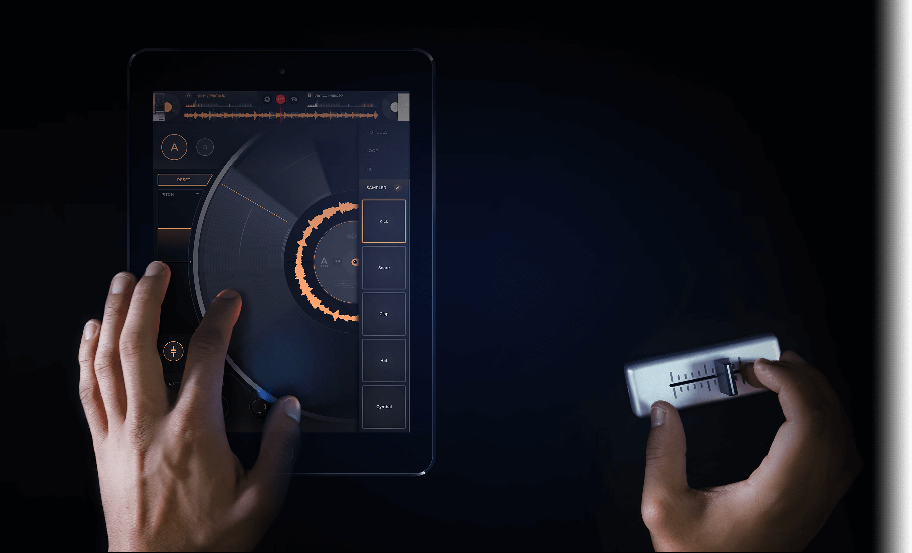 Illustration for article titled Edjing 5 DJ Music Mixer Studio...új dimenziókat nyit az okostelefonon és tableten való DJ-zés előttem/em