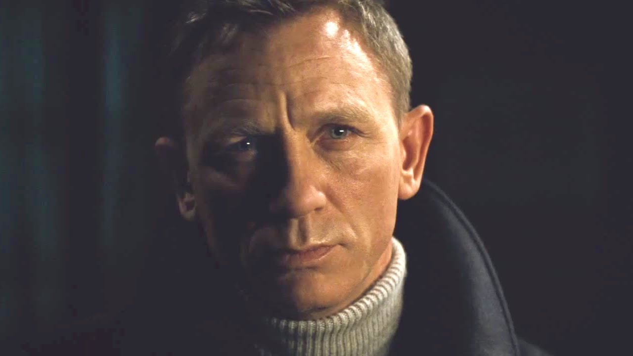 Két és fél perc friss James Bond