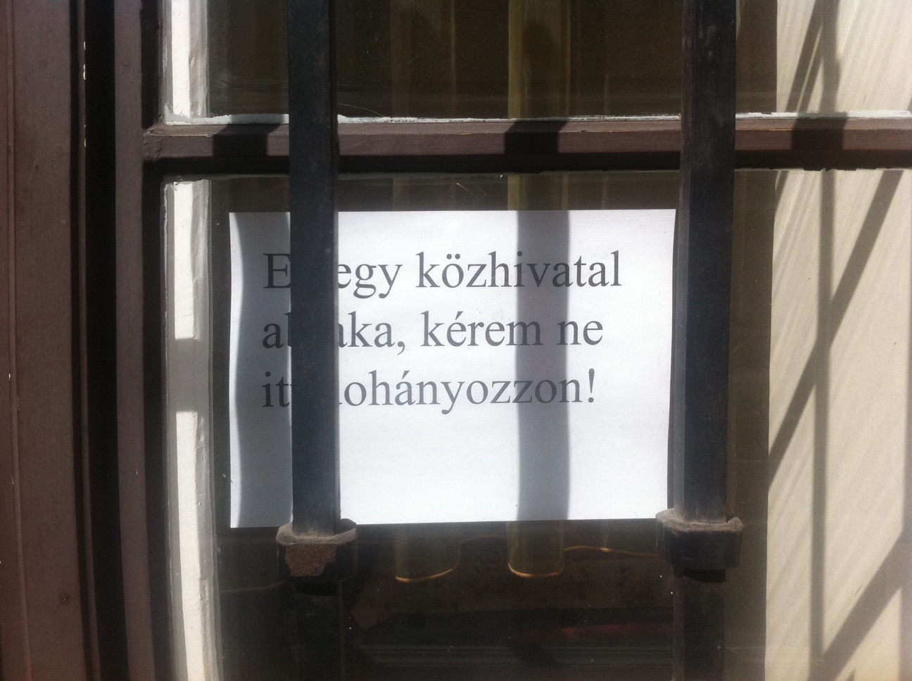 Kétségbeesett segélykiáltás a Nádor utcában