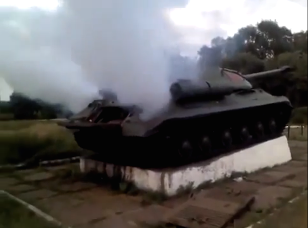 Hát ez kész: a donyecki lázadók háborúba mennek az emlékművel