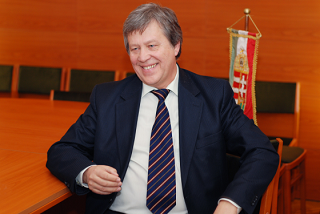 Illustration for article titled 6 magyar politikus, akik érdekelnek engem