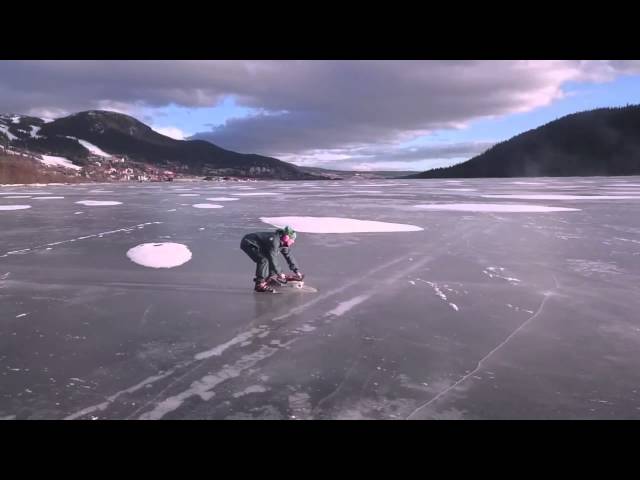 Feltalálták a világ legjobb jeges sportját: a láncfűrész-korcsolyázást