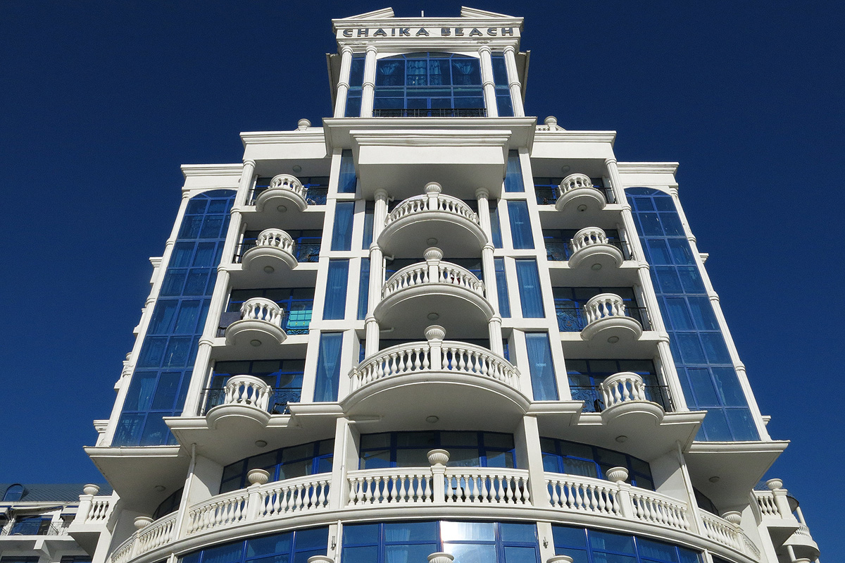 Illustration for article titled Siófok szorozva ezerrel – egy hét szenvedés a Naposparton