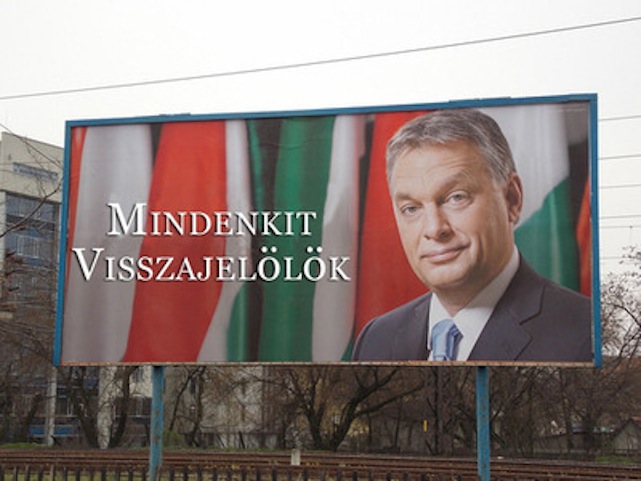 Illustration for article titled Óriási ziccer volt a Magyarország miniszterelnöke plakát (frissítve!)