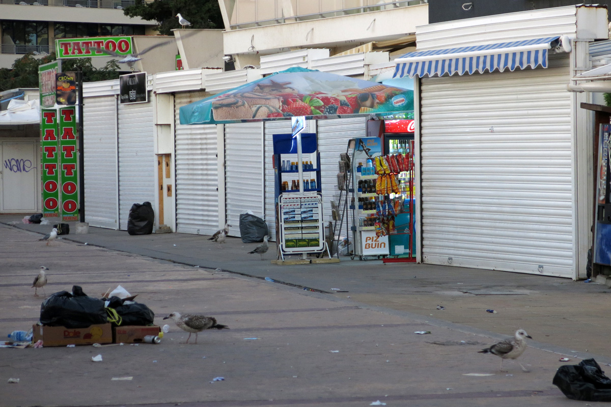 Illustration for article titled Siófok szorozva ezerrel – egy hét szenvedés a Naposparton