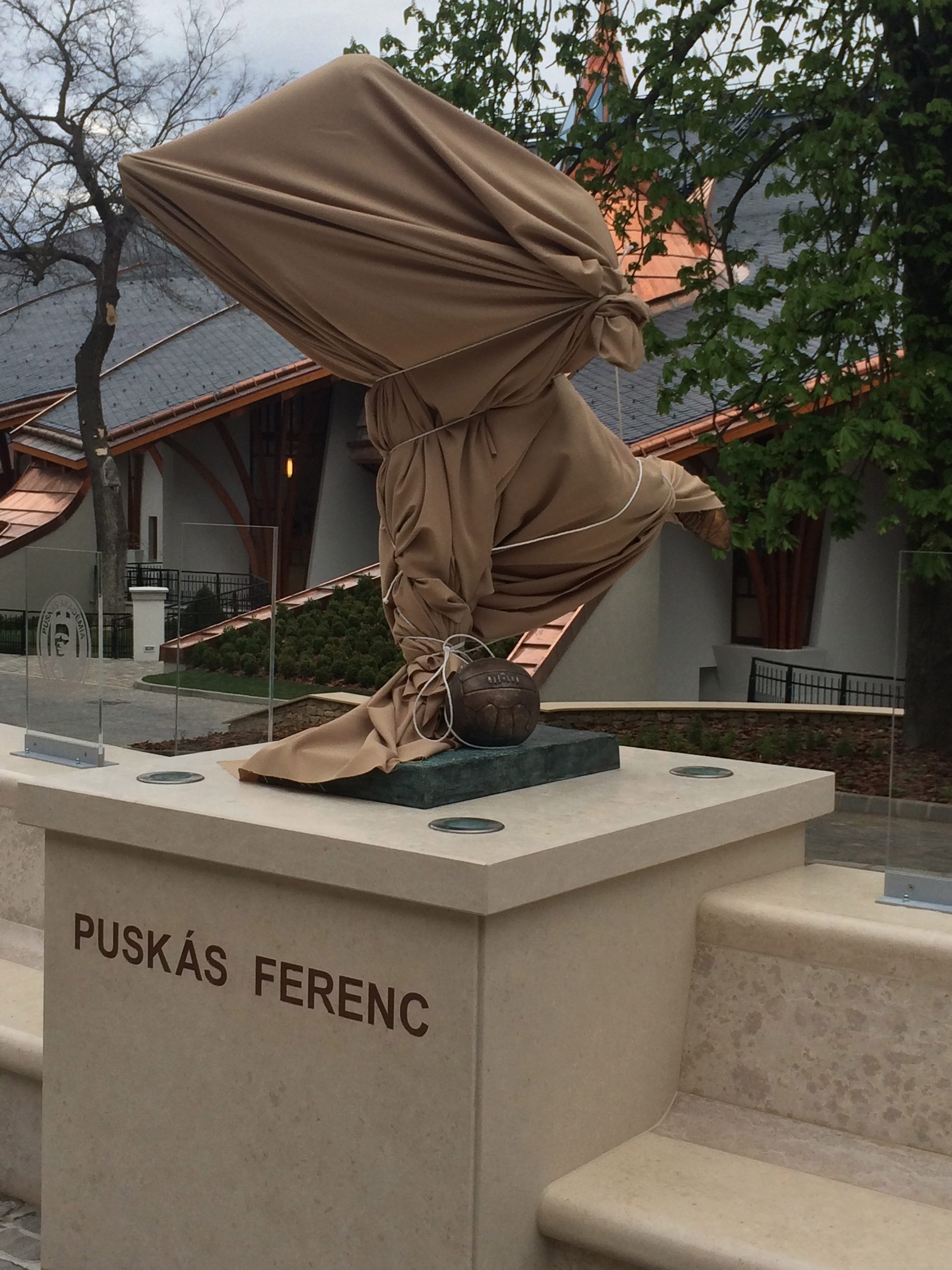 Sosem látott fotók I. Orbán Ramszesz felcsúti piramisából