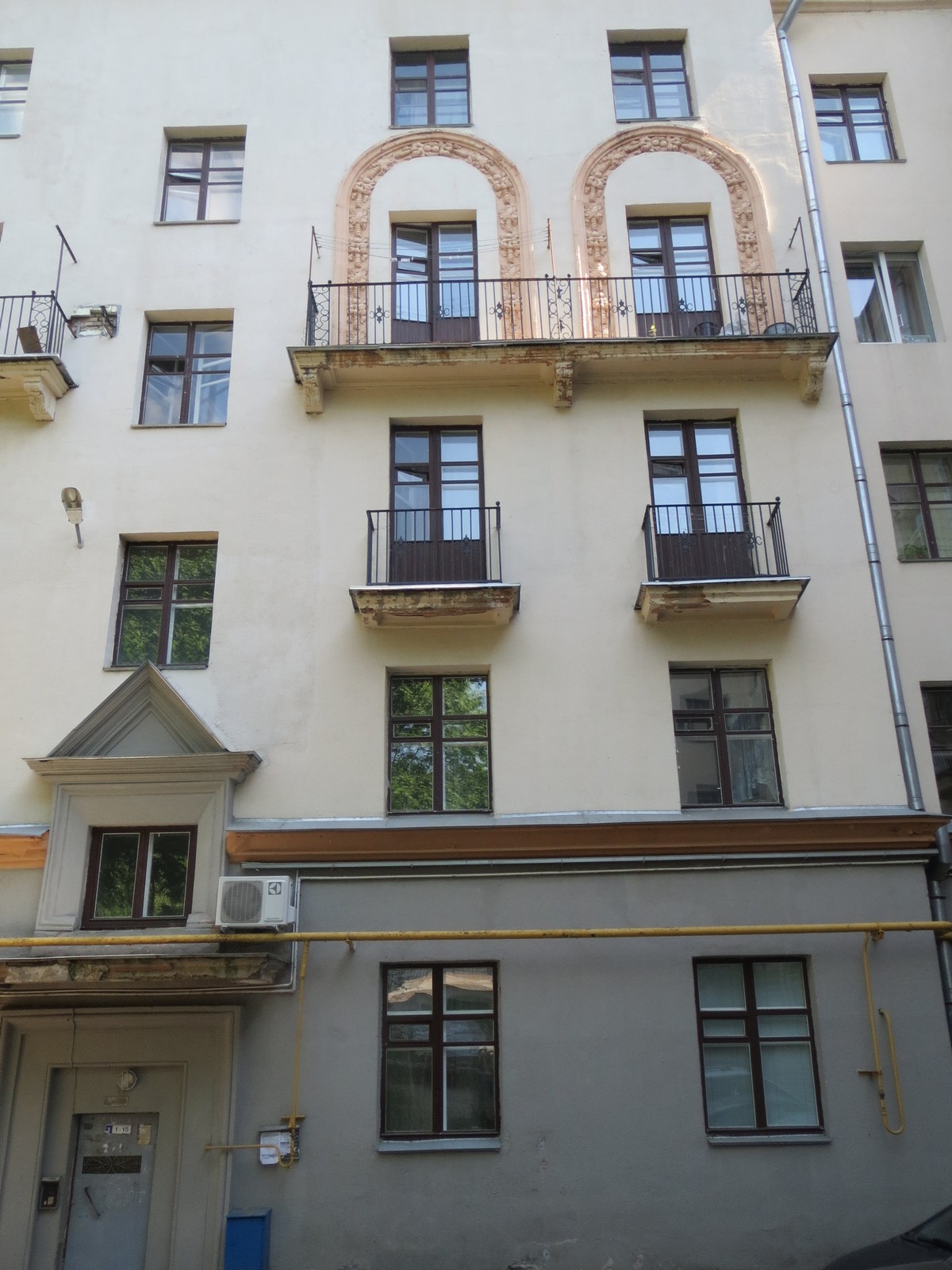 Illustration for article titled A vén pufajkás vagy a csecsemő hallgatott hajnalban operát?