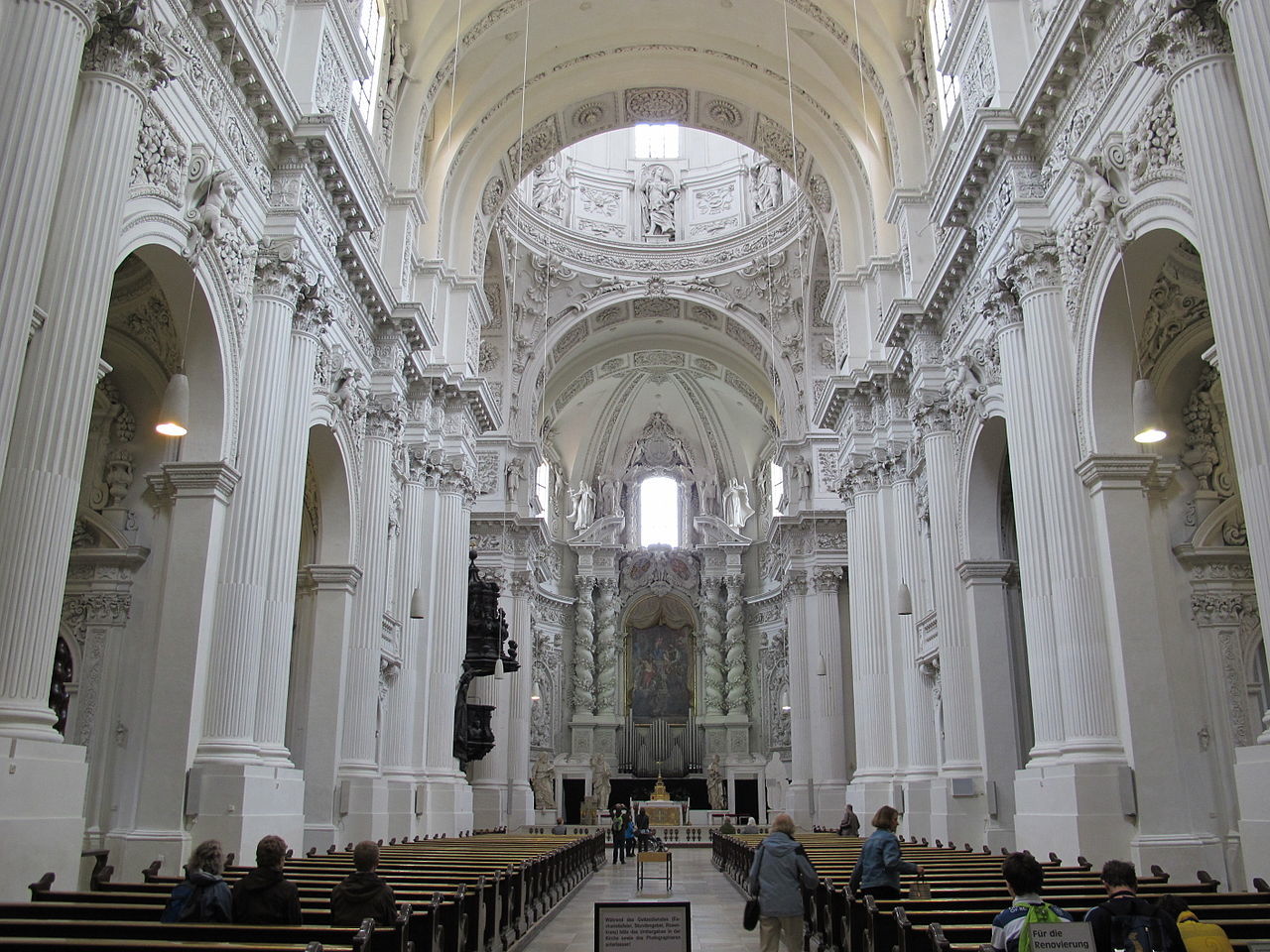 Akartam írni egy rendes posztot arról, hogy nagyon bírom a templomokat