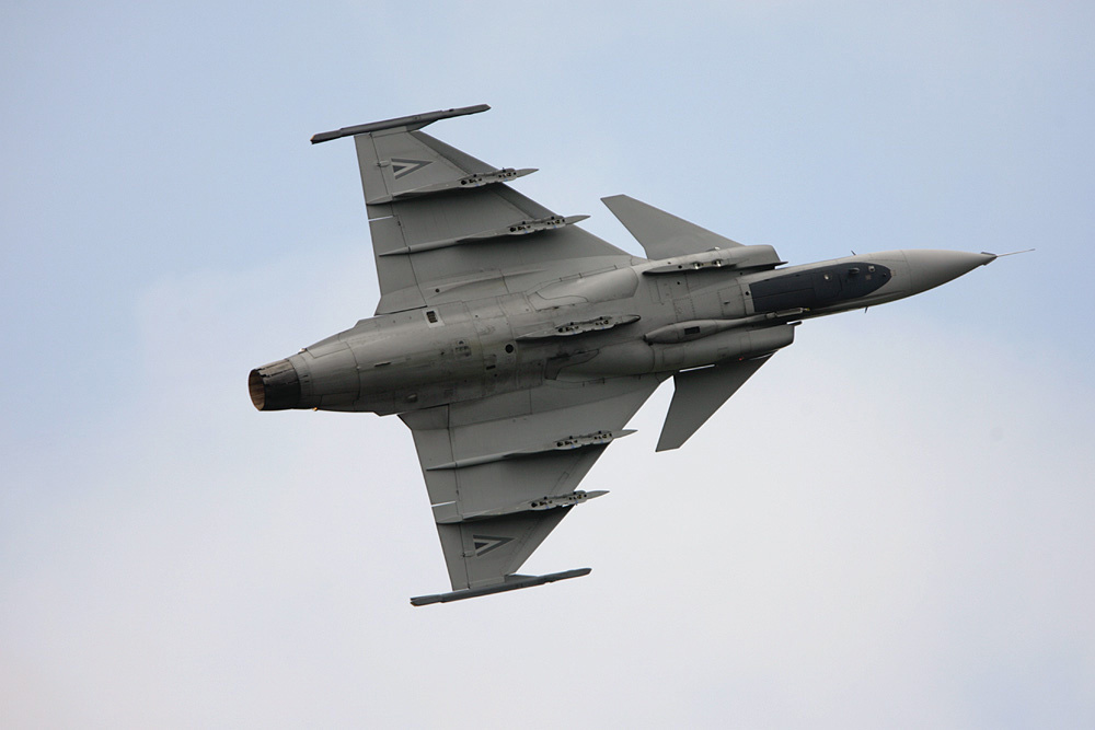 Ha minden igaz, mindjárt lecsapnak a 9. kerületre a Gripenek