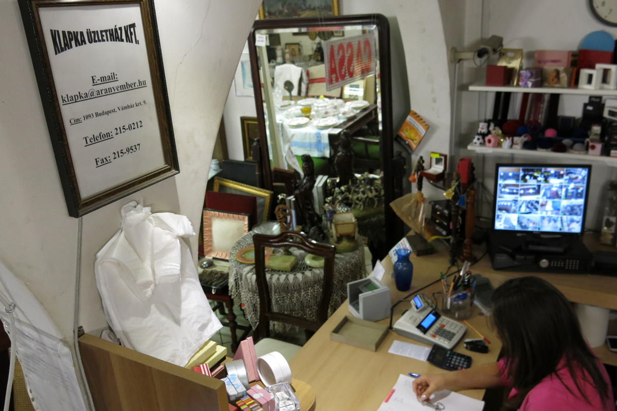 Illustration for article titled Na, pont ilyennek képzelted a Vámház körút 9-et?