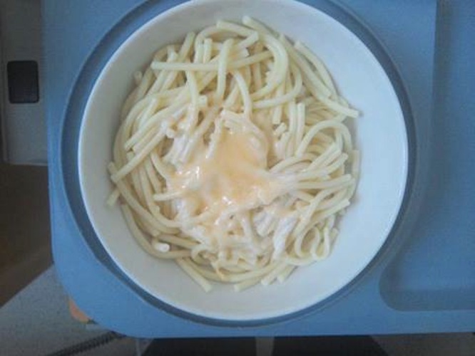 Illustration for article titled Megrázóan egyszerű képek a magyar kórházi menüről