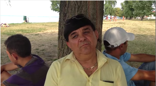 Illustration for article titled Miért nem hallgatja a kutya sem V. Zolika Budapest-slágerét?