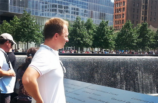 Hetyke kancsöcsöt villantott Kumin Ferenc, az új New York-i főkonzul