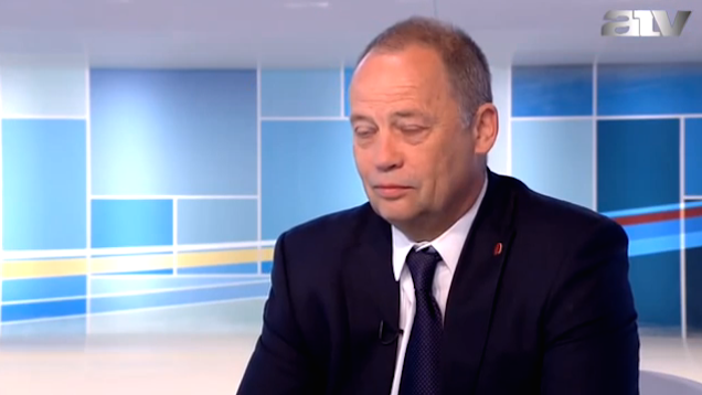 Szegény Szanyi Tibort egymás után érik a sorscsapások