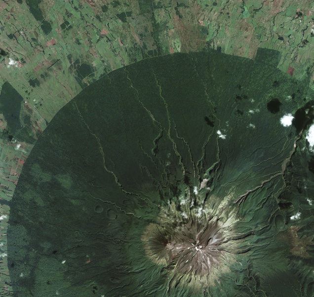 Milyen szépen körbenyírták a tűzhányót!