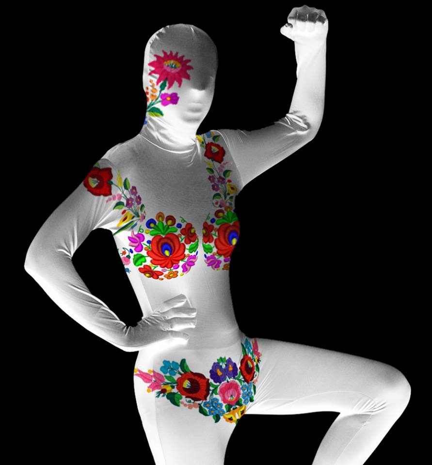 Illustration for article titled Mi mindent ki lehetett volna hozni a kalocsai mintás sportmezből!