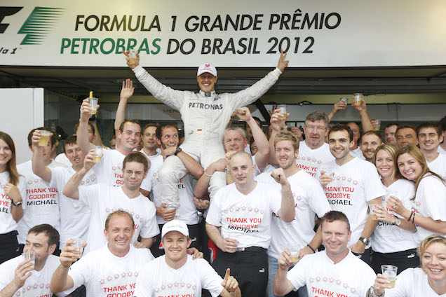 Pillanatokra magához tér Michael Schumacher