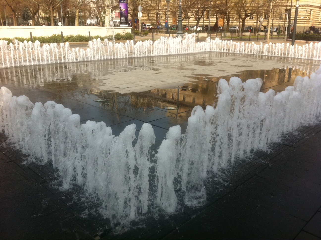 Szökik a Rogán-szökőkút. Megírom