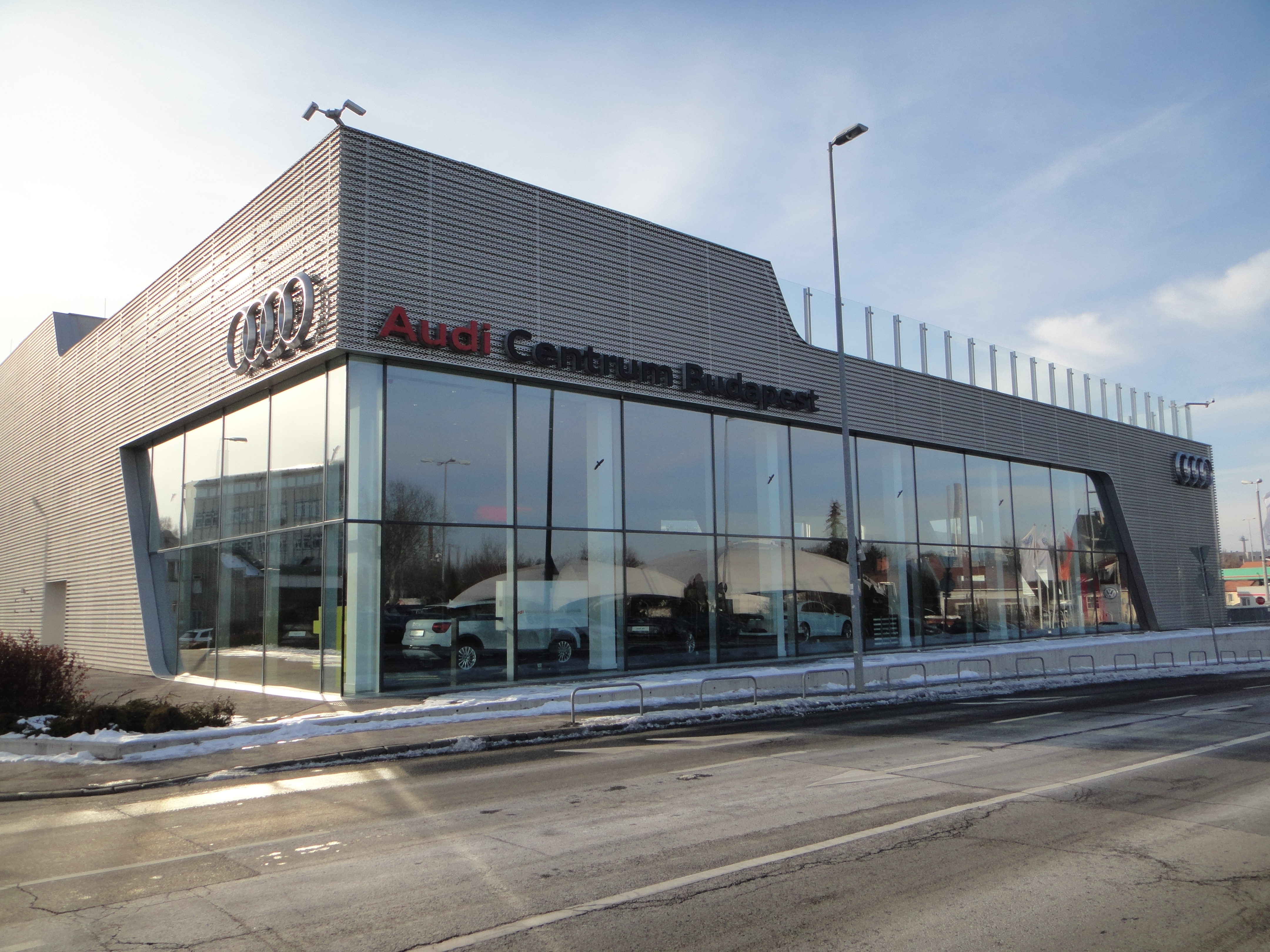 Illustration for article titled HÚSZ 17! Vanem/em-e köze az AUDI-nak a budapesti úszó VB-hez?