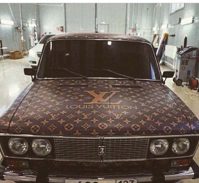 Felbukkant az interneten Rogán Antal eltitkolt személygépkocsija