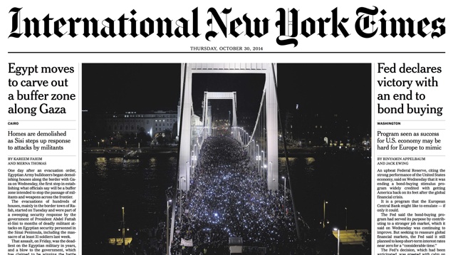 A New York Times címlapon hozza az internetadó elleni tüntetés képét