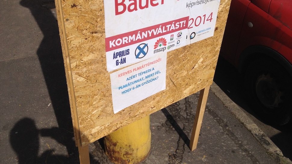 Hát persze, hogy vannak már választási backdoor-üzenetek is