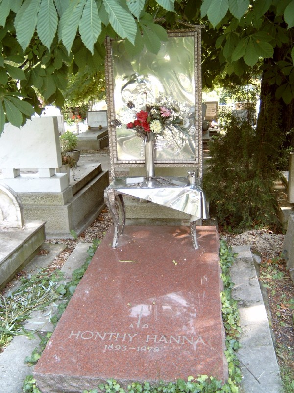 Illustration for article titled Tilos a Bakács mindenkor (Honthy és Hanna jegyzetmaraton)