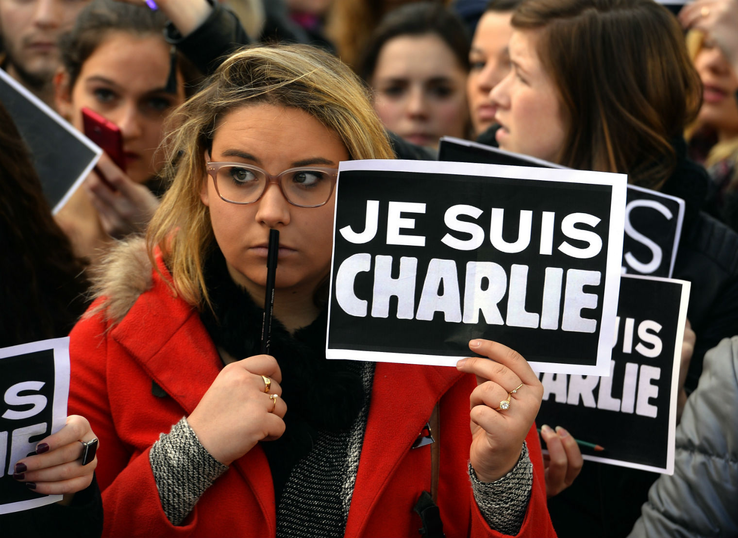 Illustration for article titled Másfél millió ember tüntet Párizsban