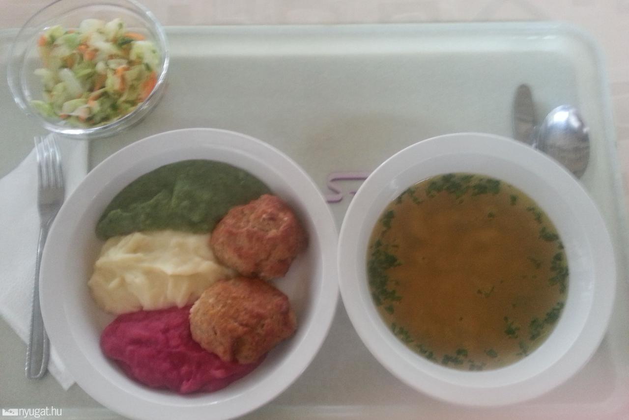 Láttatok már piros-fehér-zöld március 15-ei krumplipürét? Ennétek?