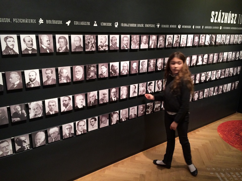 Illustration for article titled Ha ilyen lenne a nacionalizmus, legelöl ráznám a tarsolylemezt