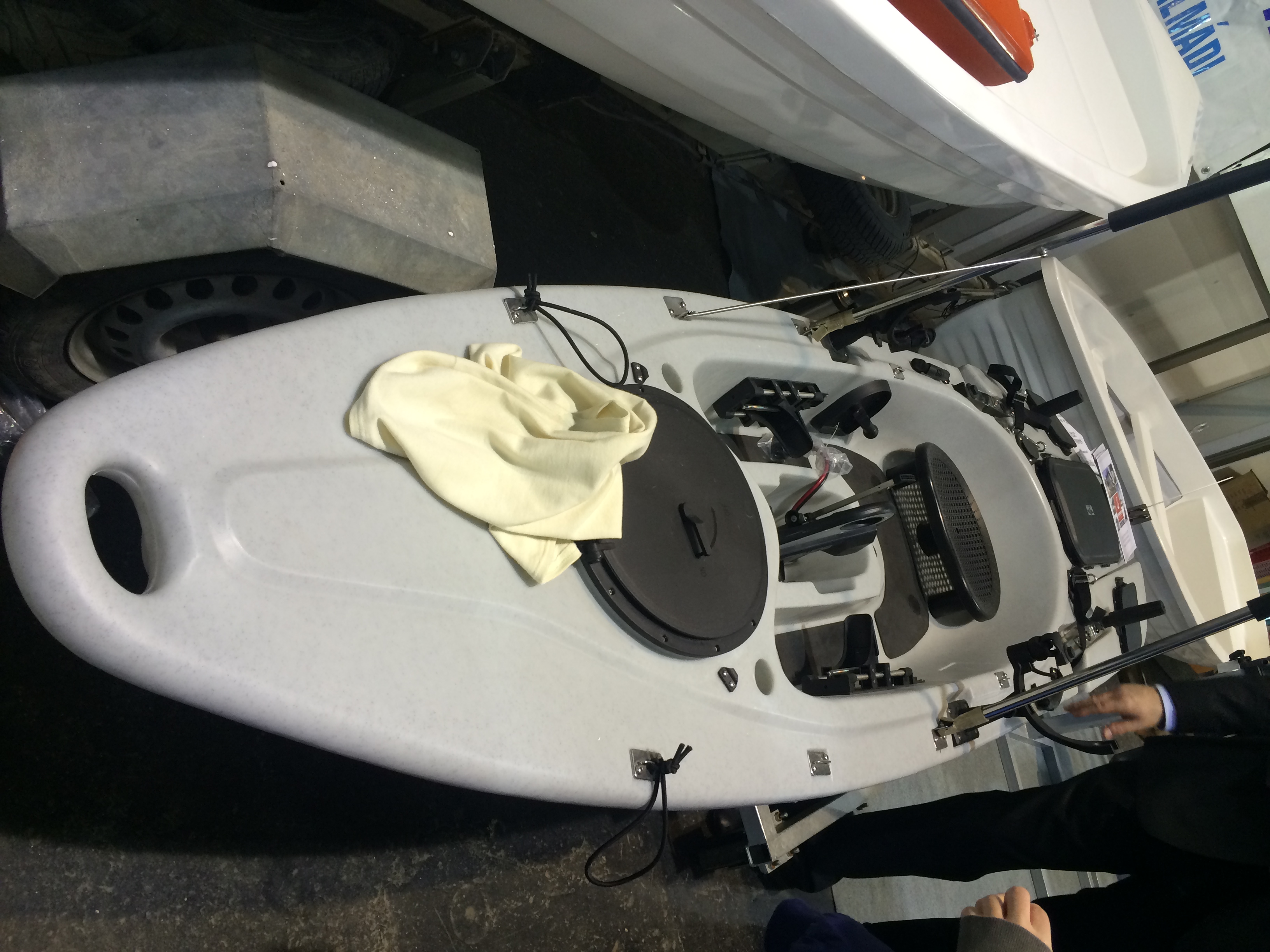 Illustration for article titled Így buliznak döglött állatokkal az ország legidiótábban öltözött emberei