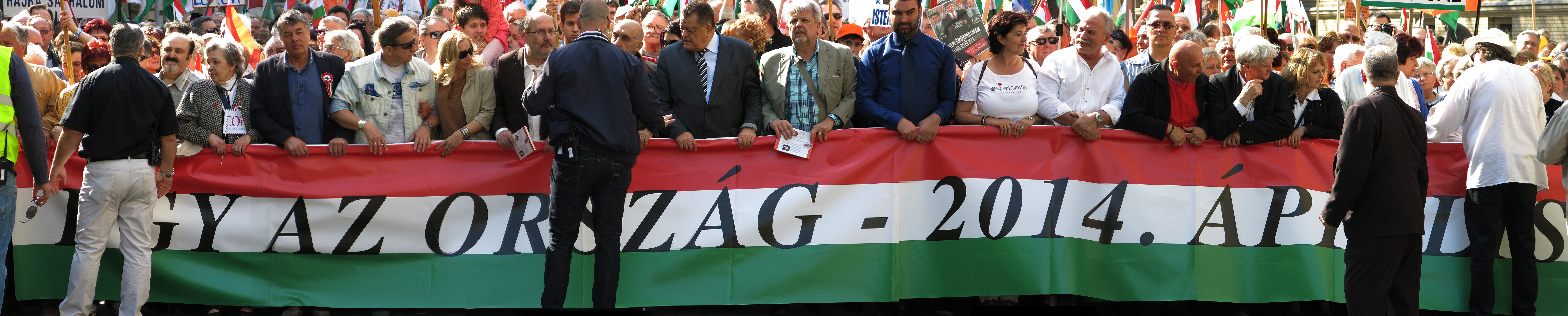 Illustration for article titled Játsszunk béketáborosat!