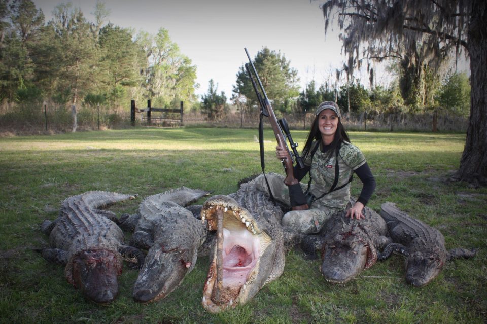 Vajon miért szivárogtatja ki mindig Habony Árpád, hogy kivel jár?
