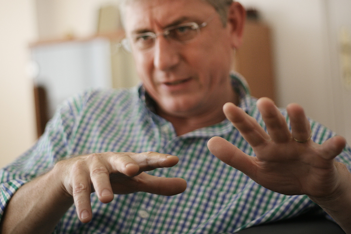 Illustration for article titled Pokoli nagy dolog miniszterelnöknek lenni – Gyurcsány Ferenc a Cinknek