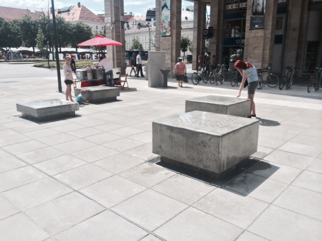 Illustration for article titled Az új Madách tér = a zsidónegyed Gázai övezete