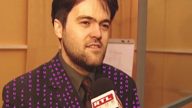 Illustration for article titled Terveztünk egy öltönyt Habony Árpádnak