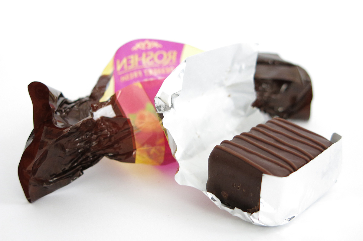 Petro Porosenko megvette a Cink szerkesztőségét fél kiló bonbonnal