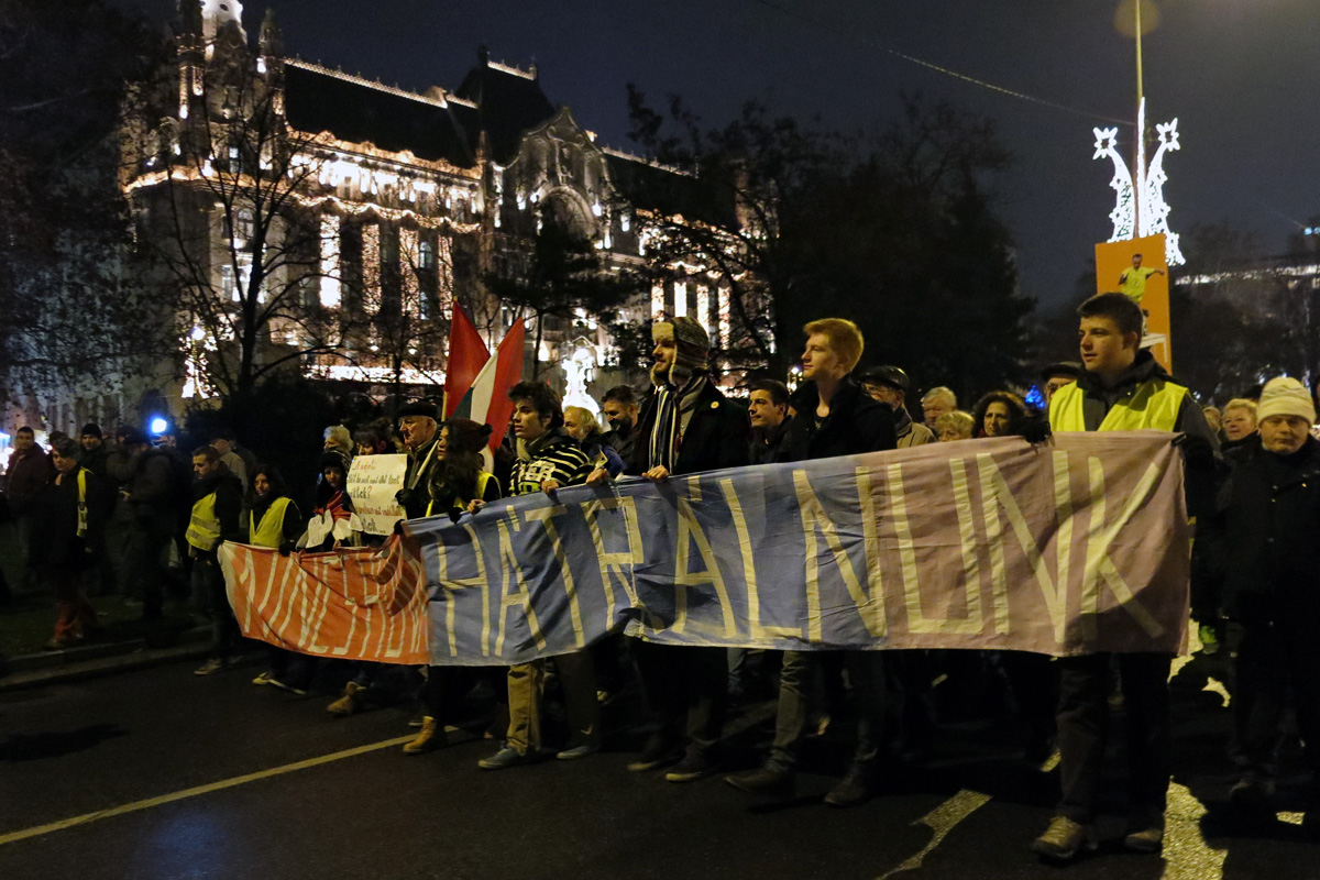 Illustration for article titled Game Over – képeink a kedd esti tüntetésről