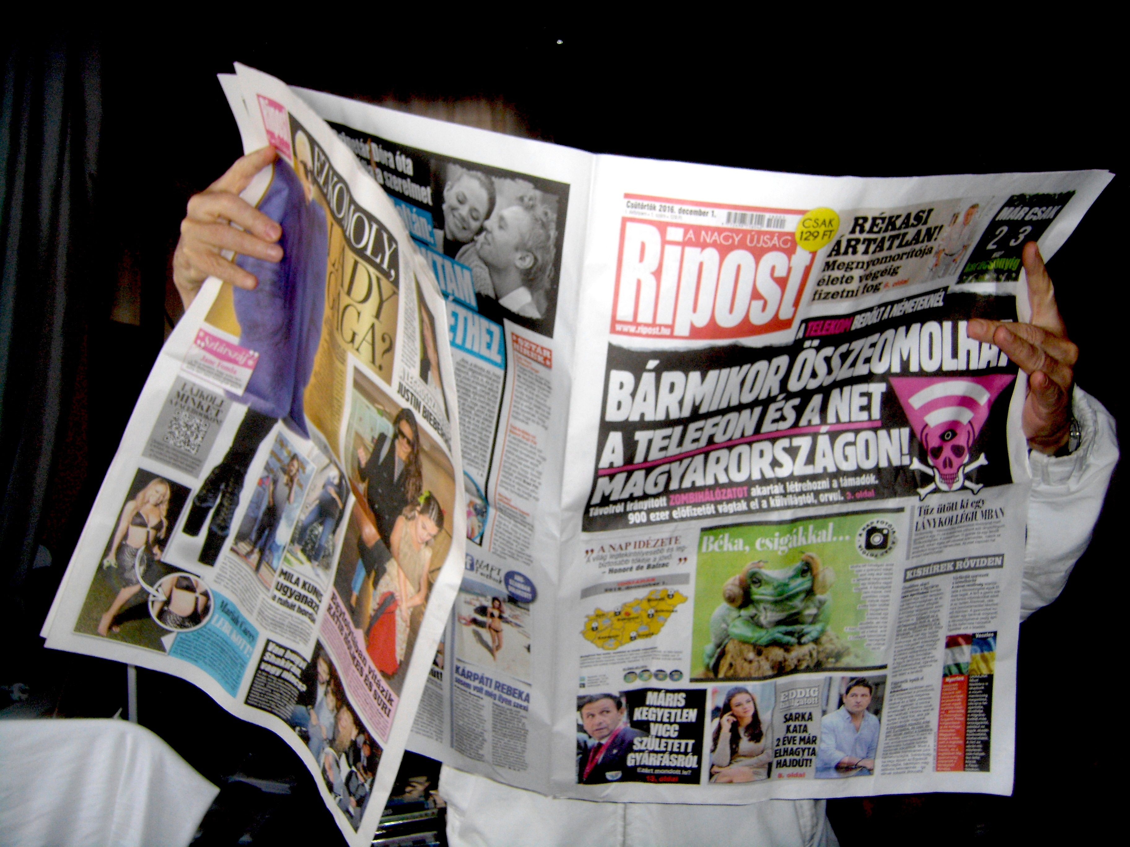 Illustration for article titled Olvas itt még valaki nyomtatott sajtót? Frissítve a Figyelő megvásárlásával!