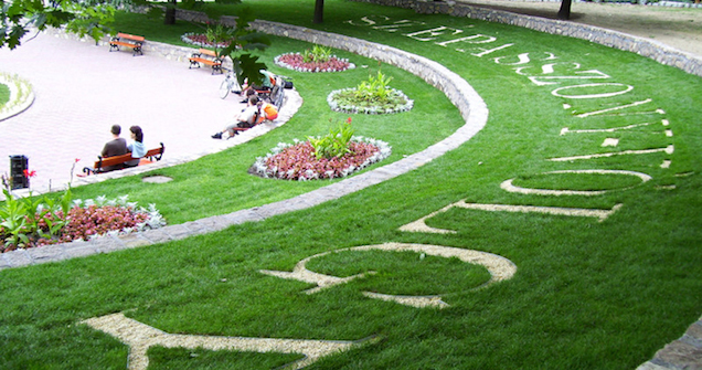 Ti is több pénzt adtok egy üveg borért, ha nem magatoknak veszitek?