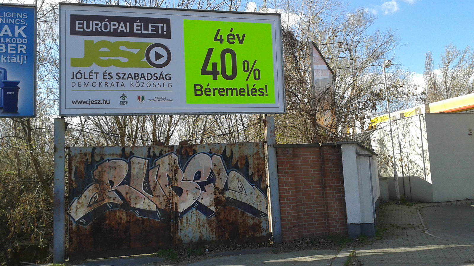 Félmilliárdot kapott kampányra Schmuck Andor és a JESZ