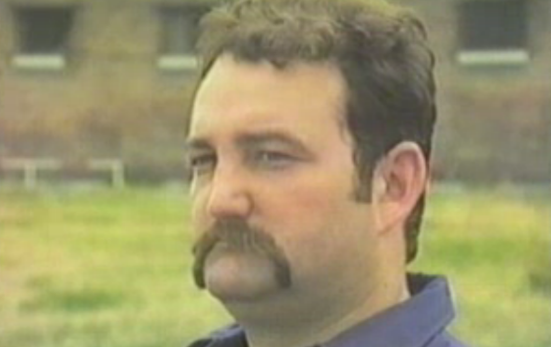 Illustration for article titled Tanuljatok közelharcot a munkásőrség homlokon botozós oktatófilmjéből