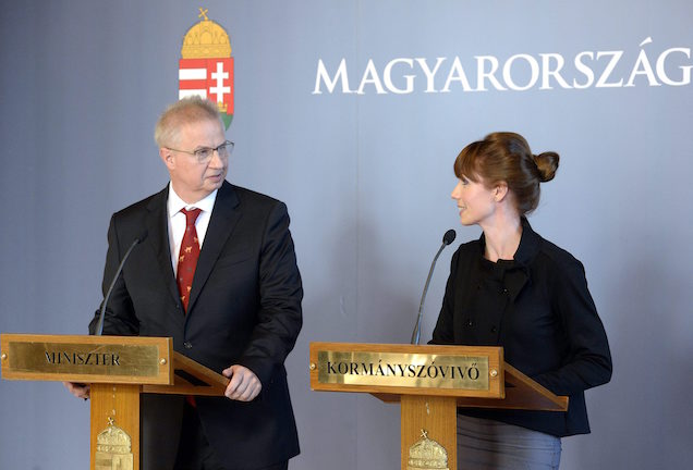 Trócsányi miniszter helyretette a heveskedő Rogánt és Harrachot